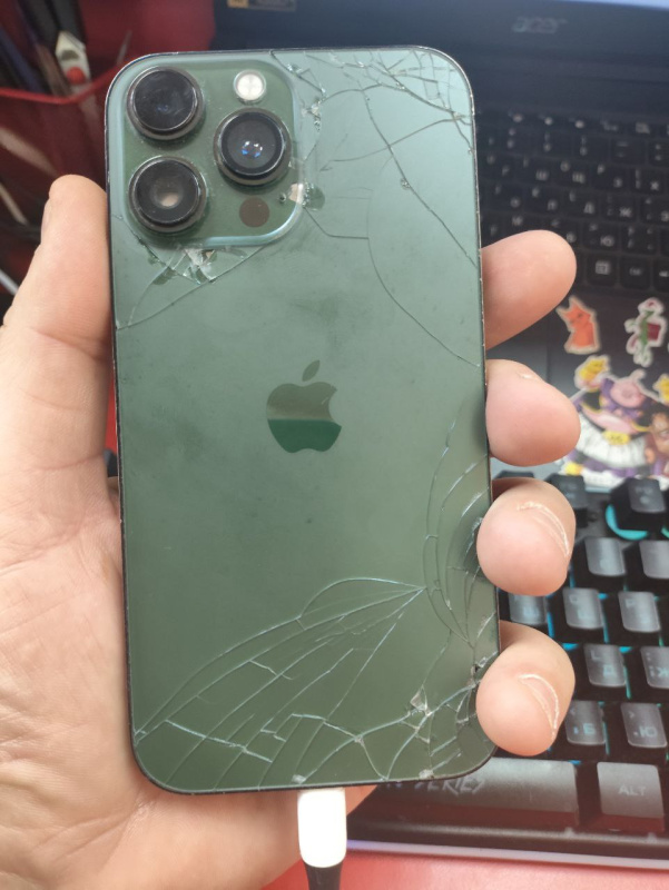 Мобильный телефон Apple iPhone XR