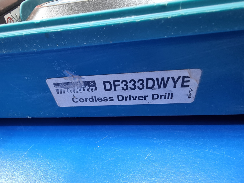 Шуруповерт Makita DF333D
