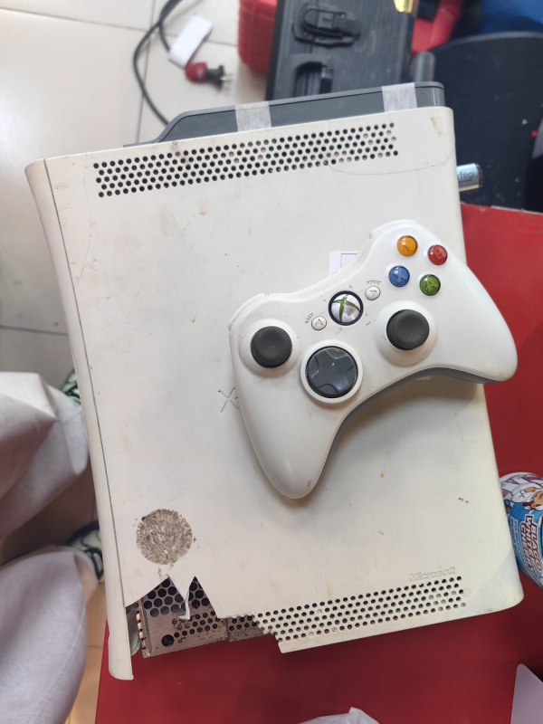 Игровая приставка Xbox 360